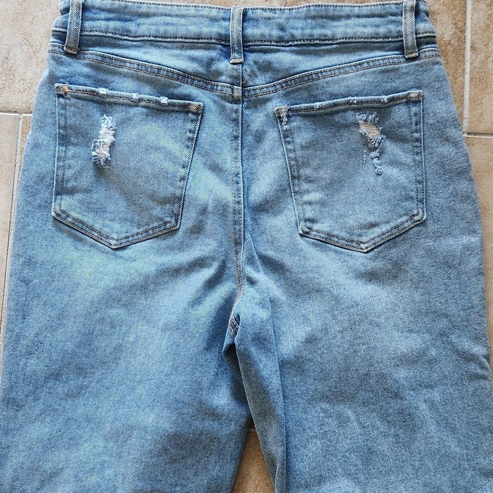 Tinsel Distressed Jeans - Picture 2 of 8